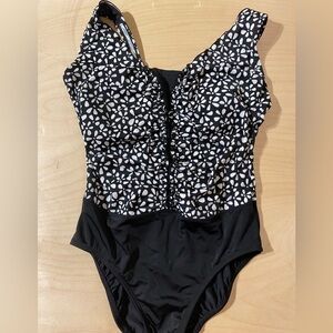 Croft & Barrow One Piece Swimsuit Size 12 (HH)